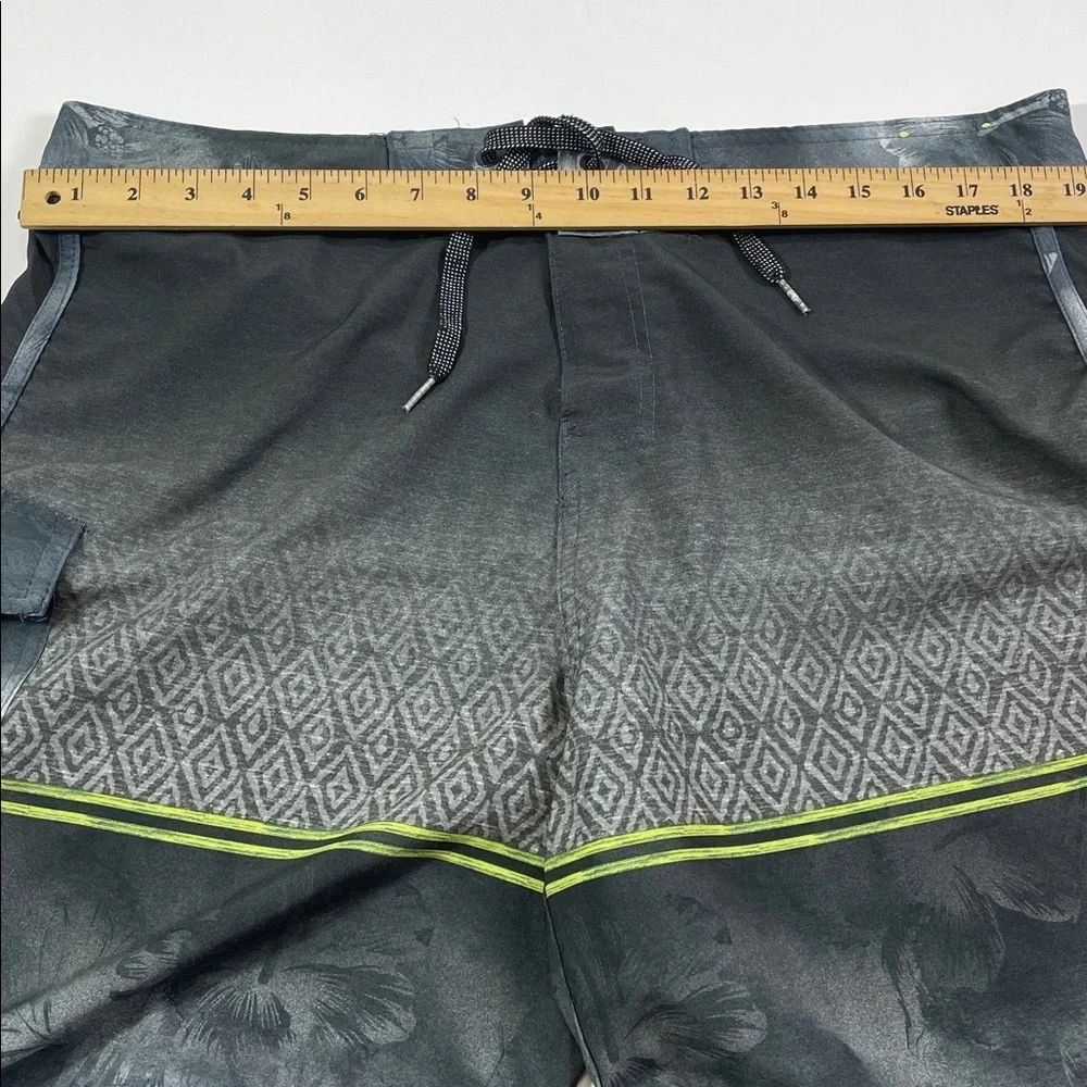 Ocean Current Men’s Board Shorts Size 38 Gray Green Surf Swim Trunks